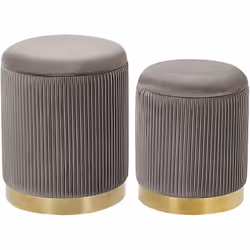 2 poufs coffres de rangement en velours gris avec bases dorées. Illuminez votre intérieur avec ce set de 2 poufs généreusemen ...