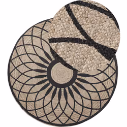 Tapis rond en jute motif rosace noire. Donnez à votre intérieur une ambiance bohème moderne avec ce tapis rond. Fabriqué à pa ...