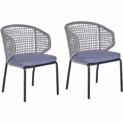 Fauteuils bas. 2 chaises de jardin confortables et originales qui sauront se faire apprécier. Leur dossiers arrondis sont en  ...