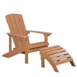 Beliani - Chaise Basse Fauteuil de Jardin Effet Bois Clair avec Accoudoirs et Repose-pied Confortable Matières Résitantes Style Rustique et Campagne
