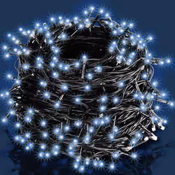 Cette guirlande lumineuse décorative amène une ambiance hivernale à votre extérieur. Vous avez le choix entre 8 fonctions d'i ...