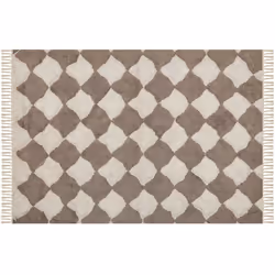 Tapis à franges. Si vous voulez ajouter du confort à votre maison, ajoutez ce tapis rectangulaire à votre espace de vie. Cett ...
