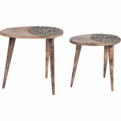 Deux bouts de canapé à plateau sculpté. Cet ensemble de tables d'appoint se distingue par son design distinctif et ses sculpt ...
