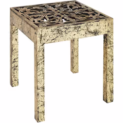 Bout de canapé à plateau ajouré. Ajoutez une touche vintage à votre intérieur avec cette table d'appoint à la fois très décor ...