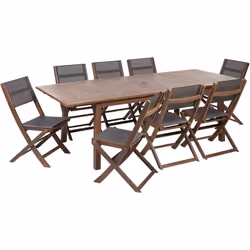 Salle à manger d'extérieur. Cet élégant ensemble de mobilier d'extérieur en bois, composé d'une table et de huit chaises, est ...