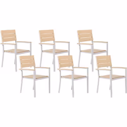 Ensemble de chaises d'extérieur en bois synthétique. Construites avec des matériaux résistants aux intempéries, résistant à l ...