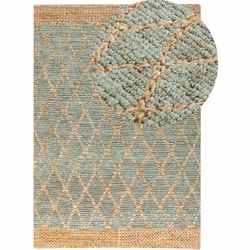 Tapis à motif géométrique. Renouvelez votre intérieur en lui donnant une touche bohème très tendance grâce à ce tapis. Tissé  ...