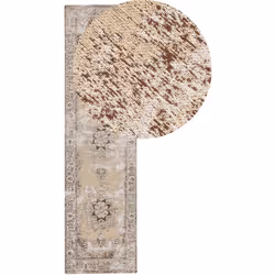 Tapis beige et marron au style vintage. Le tapis à poil court est un accessoire idéal pour les intérieurs contemporains à la ...