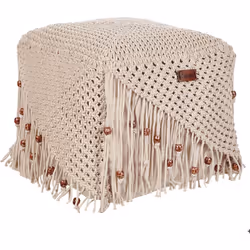 Pouf repose-pieds beige. Faites ressortir votre espace quotidien avec un mélange de chic bohème et de design fonctionnel grâc ...