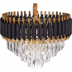 Lustre aux accents noirs. Ce lustre doré aux accents noirs subtils est une superbe décoration pour tout espace élégant. Le ca ...
