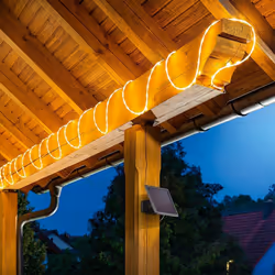 Découvrez les caractéristiques de l'article Guirlande solaire Pro tube lumineux 200 leds blanc chaud Cette guirlande solaire  ...