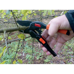 Sécateur avec transmission à rouleaux