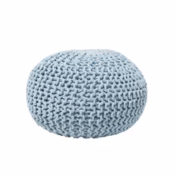 Coussin de sol. Pour rajouter un petit plus à votre décoration, ce pouf carré tricoté en gros fils de coton est très conforta ...