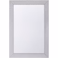 Miroir mural avec cadre argenté à motifs. Ce miroir mural moderne rajoutera une touche d'élégance et de bien être et élargira ...