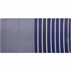 Tapis d'extérieur au motif à rayures bleu marine et blanches . Ce tapis d'intérieur et d'extérieur constitue un magnifique dé ...