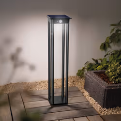Statement Piece - la borne lumineuse solaire Meduno avec capteur PIR La borne lumineuse solaire Meduno se dresse à 66 cm de h ...