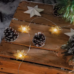 Flocon de neige, Croc-Blanc - Guirlande lumineuse solaire avec 30 cristaux de glace Avec cette guirlande lumineuse, c'est une ...