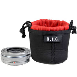 B.I.G. PS5 Noir, Rouge Néoprène Étui