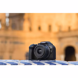 Canon EOS R10 + RF-S 18-45mm F4.5-6.3 IS STM MILC 24,2 MP CMOS 6000 x 4000 pixels Noir - Vue supplémentaire 5
