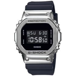 Casio GM-5600-1ER montre Montre bracelet Acier inoxydable