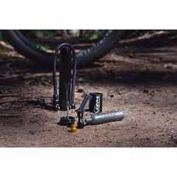 Lezyne CNC Tubeless Drive Noir Pompe à main - Vue supplémentaire 7