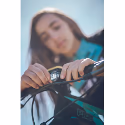 Lezyne FEMTO USB DRIVE FRONT Feu avant LED 15 lm