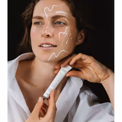 MÁDARA Cosmetics BOOST Amino-fill 3D Lifting Booster Concentré pour le visage 25 ml Femmes