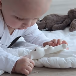 TIKIRI Havah the Bunny, Garçon/Fille, Caoutchouc, Rose, Blanc