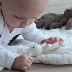 TIKIRI Havah the Bunny anneau de dentition