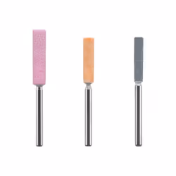 Présentation : Ce lot de 3 meules d'affûtage RYOBI - RAR502-3 - 3,2mm est idéal pour affûter efficacement le métal et les cha ...