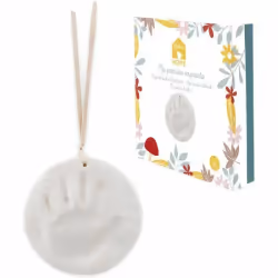 Gardez de magnifiques souvenirs des premiers moments passés avec votre bébé. Le kit empreintes Kaloo Home Ornament Print Kit  ...