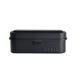 KODAK Film Case (135) - Boîtier Compact en Acier pour 5 Rouleaux de Film 135 mm, Capot Amovible, Design Années 70, Protection Poussière et Humidité - Noir