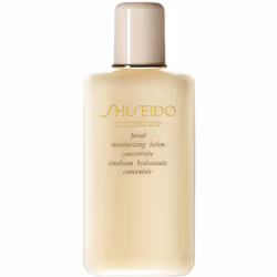 Aidez la peau de votre visage à ne plus être sèche et rugueuse en utilisant l’émulsion hydratante Shiseido Concentrate Facial ...