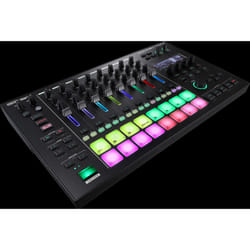 Roland MC-707 contrôleur DJ Noir