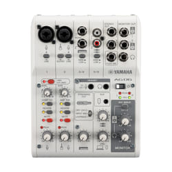 Yamaha AG06 MK2 White 6 canaux Blanc