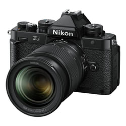 Nikon Z f + NIKKOR Z 24-70mm f/4 S MILC 24,5 MP CMOS 6048 x 4032 pixels Noir