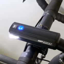 Éclairage ampp2200 avant Cateye