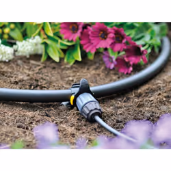 Tuyau Micro 4mm pour l’arrosage au goutte à goutte PVC de 25 m Achemine discrètement l’eau de votre robinet vers vos plantes. ...