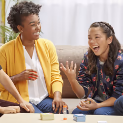 Hasbro Gaming Taboo Enfants Contre Parents - Jeu De Societe De Réflexion - Vue supplémentaire 11