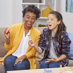 Hasbro Gaming Taboo Enfants Contre Parents - Jeu De Societe De Réflexion - Vue supplémentaire 7