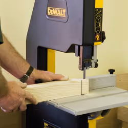 DeWALT Bandsäge DW739 550 tr/min 749 W 800 mètre par minute