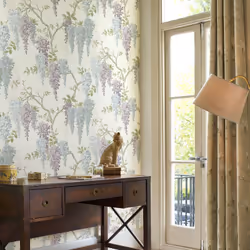 Voici une nouvelle interprétation de la gamme Wisteria de Laura Ahley. Ce papier peint apporte une touche sophistiquée et rom ...