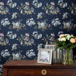 Laura Ashley - Papier peint intissé Rosemore Midnight Seaspray 1005 x 52cm Bleu