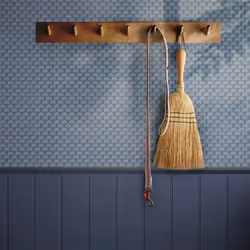 Embellissez vos murs avec ce papier peint au motif géométrique d'une multitude de paons sur un magnifique fond bleu. Caractér ...
