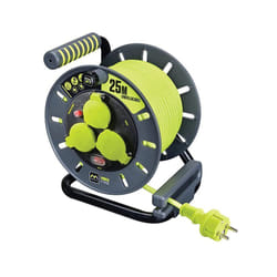 Enrouleur de câble de rallonge de 25 mètres 3 prises Schuko IP44 16A Schuko - Luceco