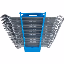 En acier chrome-vanadium poli, manche à embrasure. Dans un emballage double blister. Support de rangement en métal inclus. Ta ...