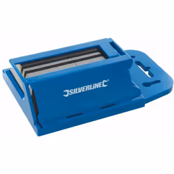 Les lames en acier trempé SK5 permettent une performance durable et robuste. Idéales pour la coupe de moquette, vinyle, carto ...