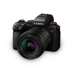 Panasonic Lumix S5II + S 20-60MM F3.5-5.6 MILC 24,2 MP CMOS 12000 x 8000 pixels Noir