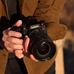 Panasonic Lumix S1IIE mit 24-105mm MILC 24,2 MP CMOS 6000 x 4000 pixels Noir - Vue supplémentaire 8