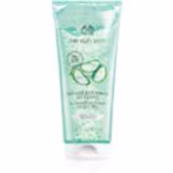 Le gel corporel The Body Shop Aloe prend soin de la peau du corps entier, il la raffermit et apporte une sensation de confort ...